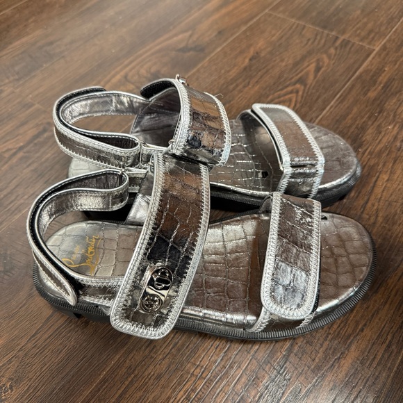 Christian Louboutin Lock Cool Metallic
Gunmetal Croc-Embossed Sporty flat Sandal - Picture 13 of 15